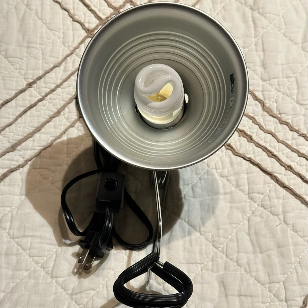 Fluker's Repta-Clamp Lamp, 5.5” | includes 2 bulbs (uvb and basking bulbs) |